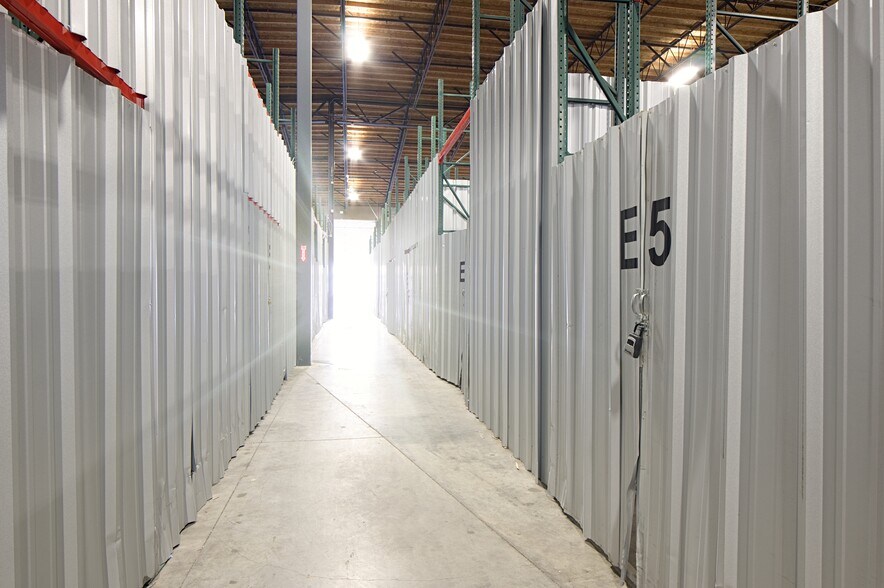 More Photos Of 4735-4795 Leyden St, Denver Warehouse For Lease