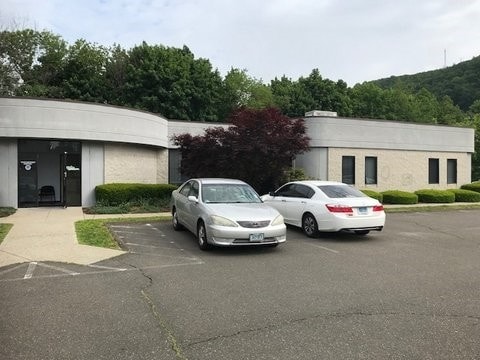 More Photos Of 7 Research Dr, Woodbridge Office For Sale