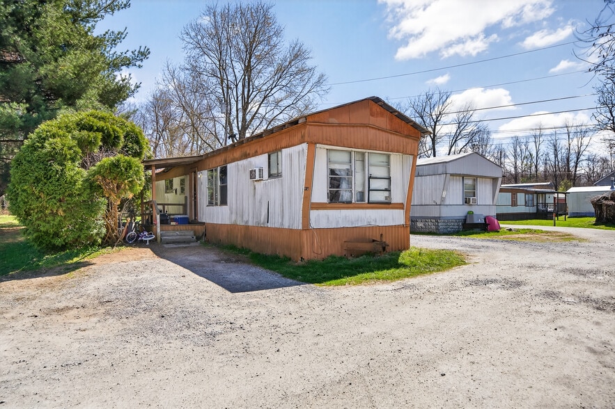 More Photos Of 214 Woodlawn Ave E, Jamestown Manufactured Housing Mobile Home Park For Sale