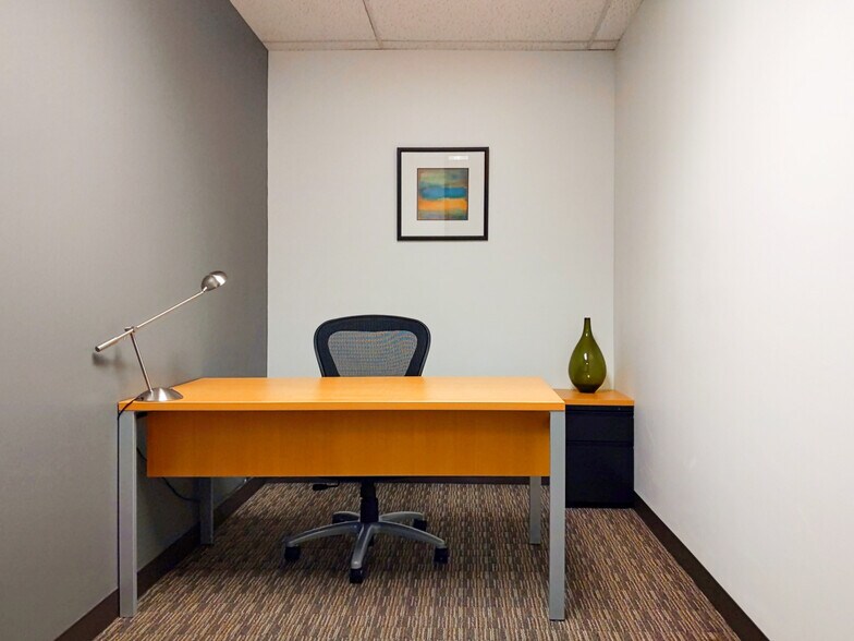 More Photos Of 8211 E Regal Pl, Tulsa Coworking Space