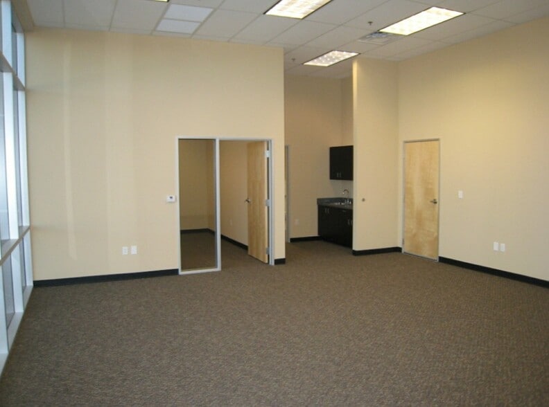 More Photos Of 7665 E Velocity Way, Mesa Manufacturing For Lease