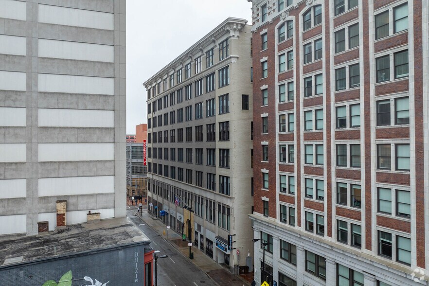 More Photos Of 35 E 7th St, Cincinnati Coworking Space