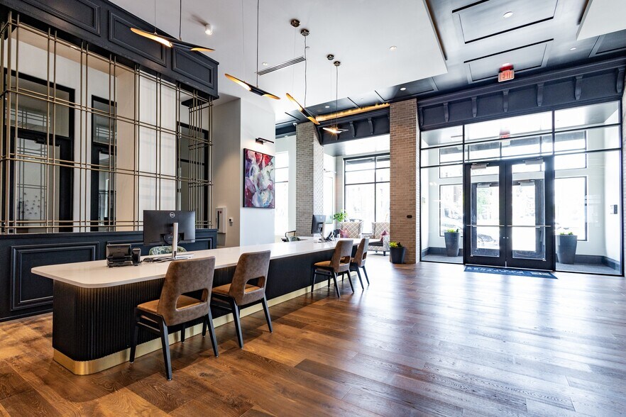 More Photos Of 2533 Woodburn Ave, Cincinnati Apartments For Lease