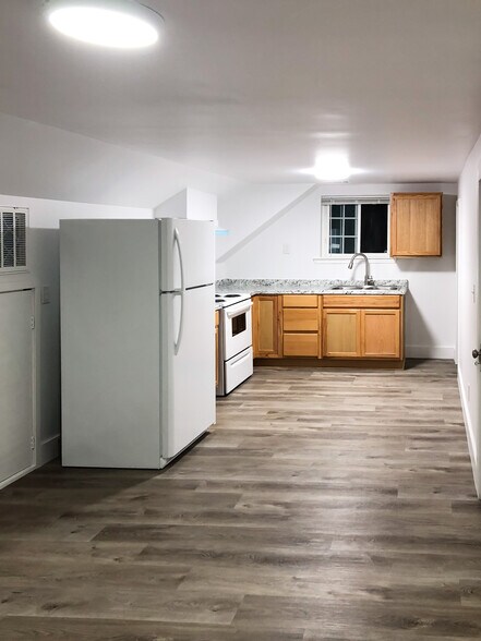 More Photos Of 55 Main St, Garden City Office Residential For Sale