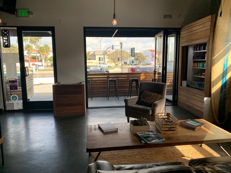 More Photos Of 16305 Pacific Coast Hwy, Seal Beach Storefront For Sale