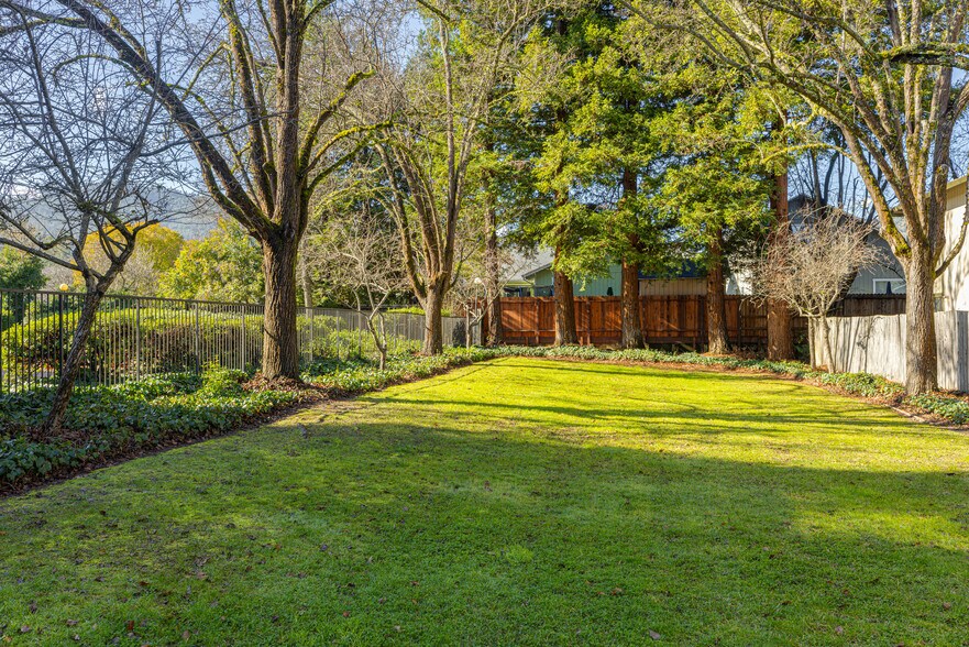 More Photos Of 505-531 Capps Ln, Ukiah Apartments For Sale