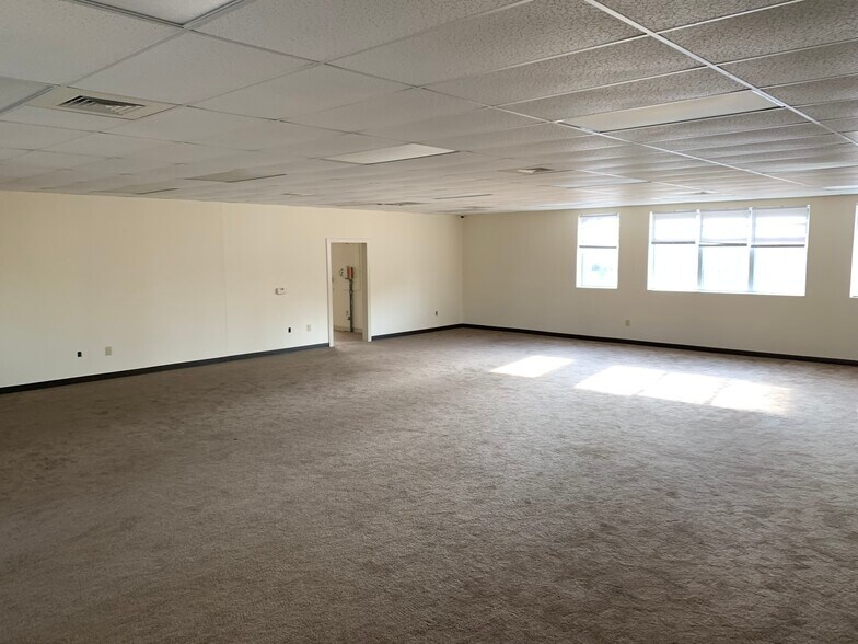 More Photos Of 1701 Center St, Apex Medical For Sale