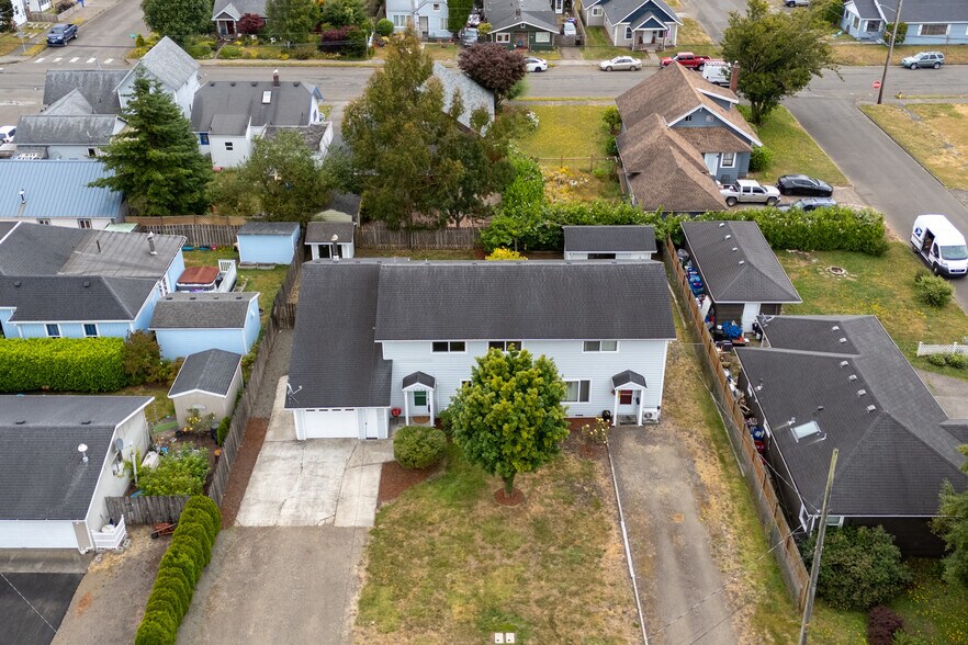 More Photos Of 1009-1011 Grove Ave, Tillamook Apartments For Sale