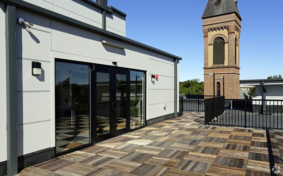 More Photos Of 56 Broad St, Bloomfield Apartments For Lease