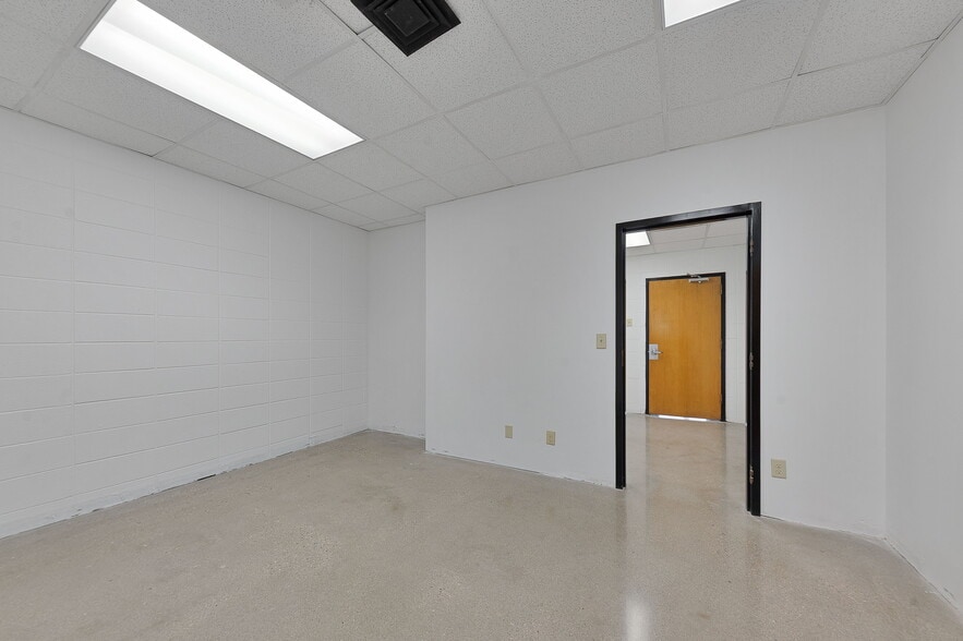 More Photos Of 1607 Mansfield St, Cincinnati Schools For Lease
