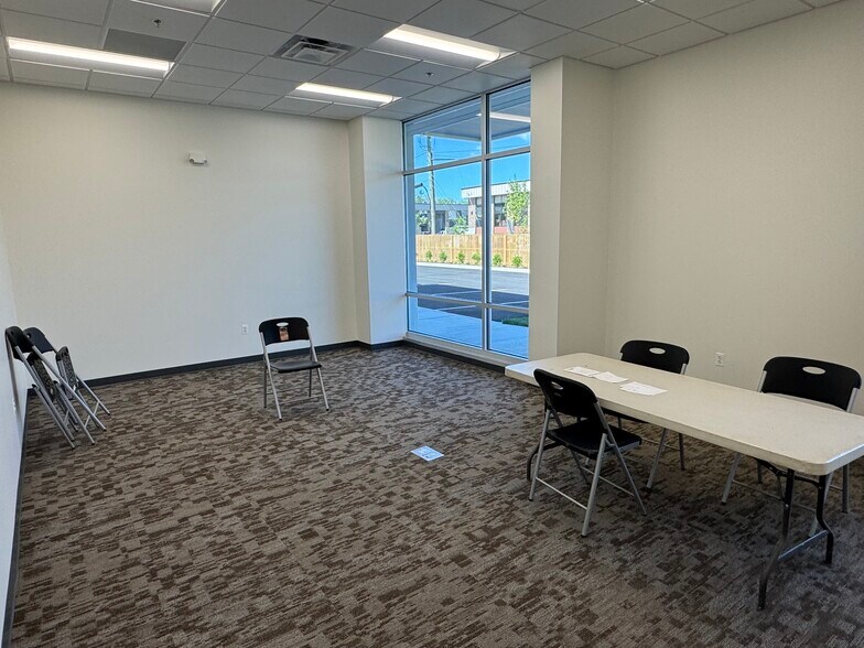 More Photos Of 7917 Fernham Ln, District Heights Warehouse For Lease