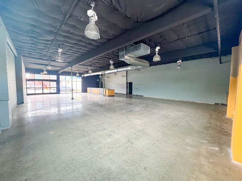 More Photos Of 1500 NW Leary Way, Seattle Manufacturing For Sale