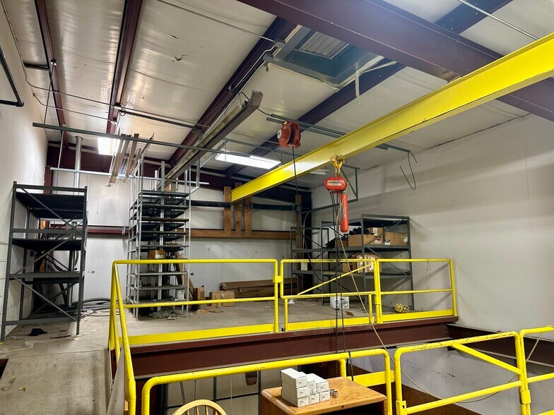More Photos Of 1219 Pennsylvania Ave, Charleston Industrial For Sale