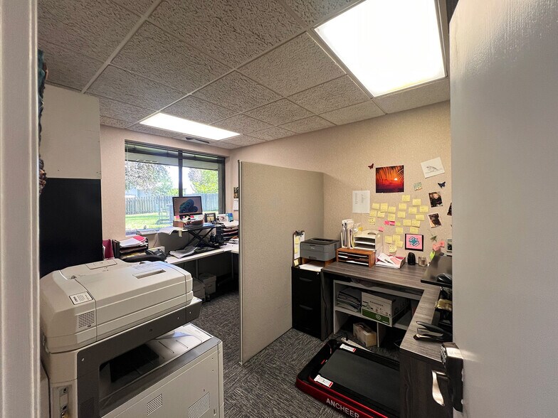 More Photos Of 6800 78th Ave N, Brooklyn Park Office For Lease