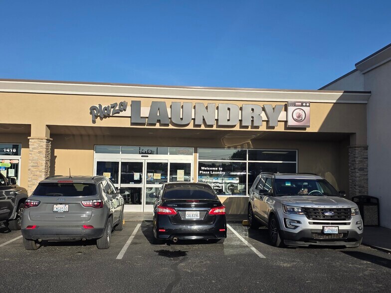 More Photos Of 1412-1430 S 3rd Ave, Yakima Storefront For Lease