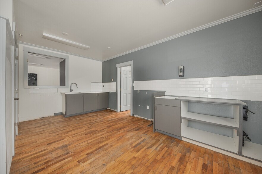More Photos Of 361 SW 12th St, Ontario Specialty For Sale