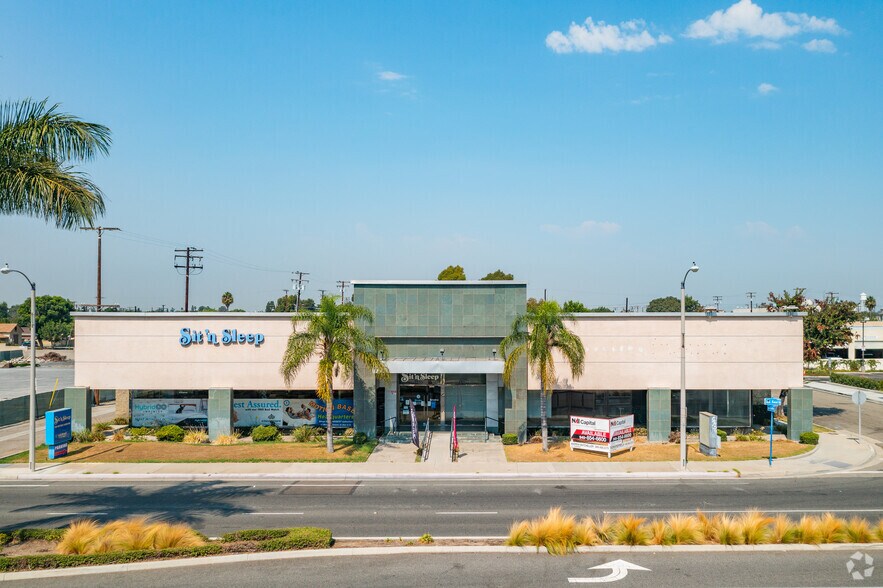 More Photos Of 11727-11729 South St, Artesia General Retail For Lease