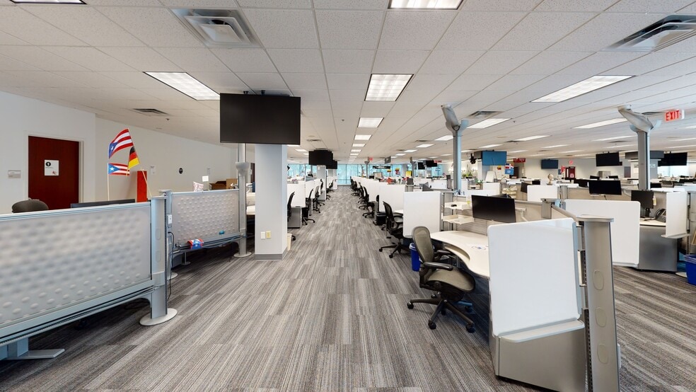 More Photos Of 6550 W Hillsborough Ave, Tampa Office For Lease