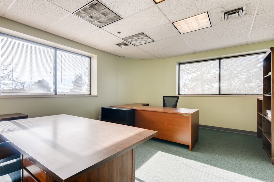 More Photos Of 5550 Joliet St, Denver Warehouse For Sale