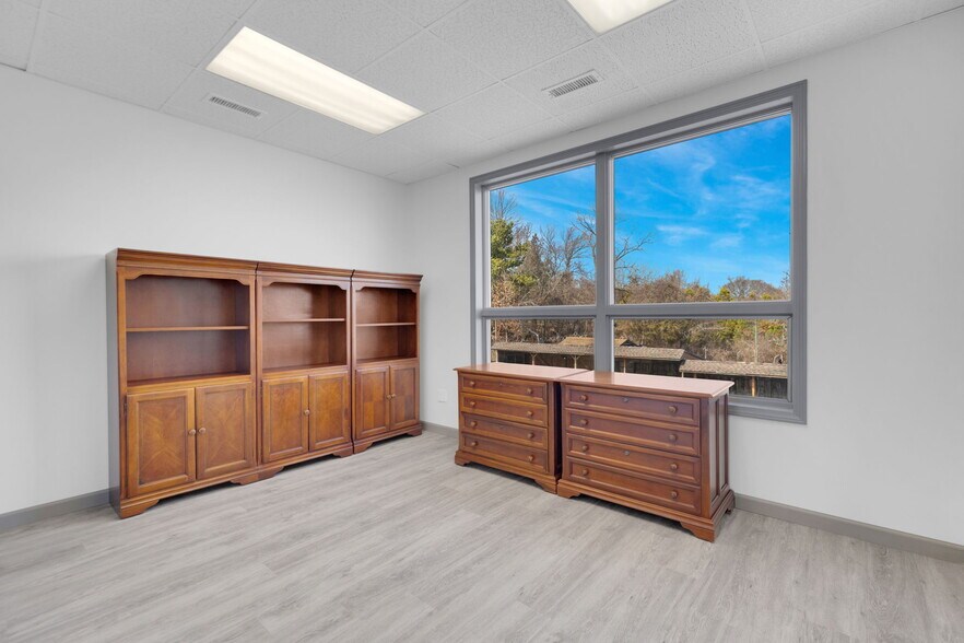 More Photos Of 75 Commerce Cir, Durham Service For Lease