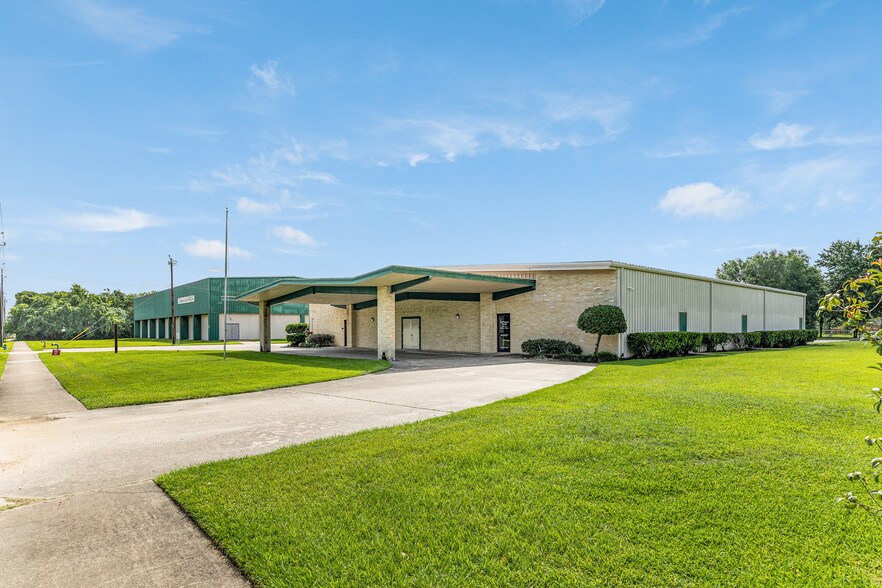 Primary Photo Of 3801 Liberty Dr, Pearland Schools For Sale