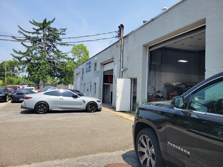 More Photos Of 114 Railroad St, Huntington Station Land For Lease