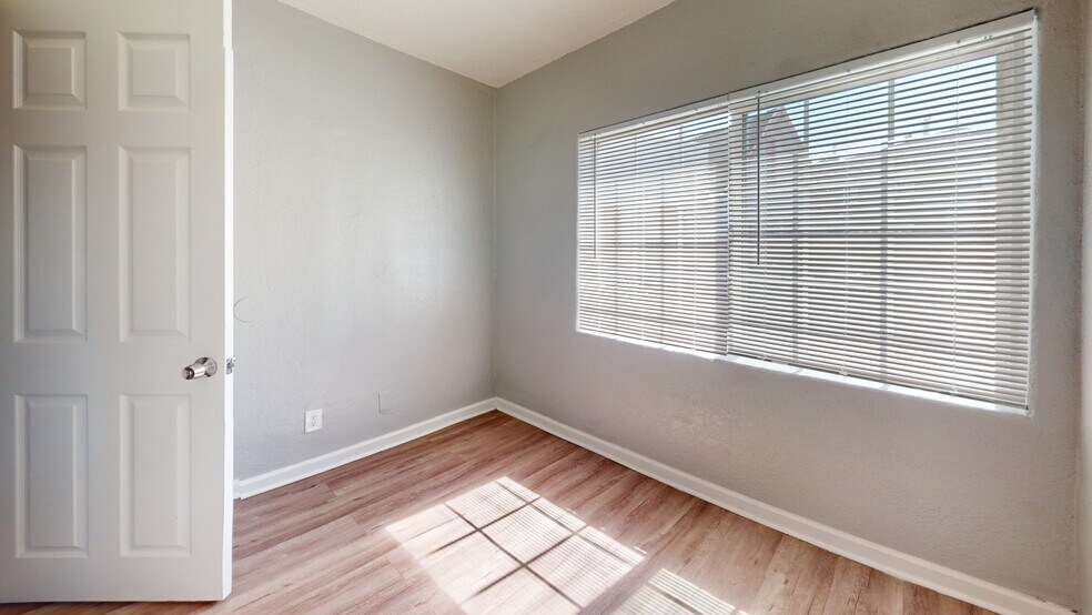 More Photos Of 6619-6625 Bancroft Ave, Oakland Apartments For Sale