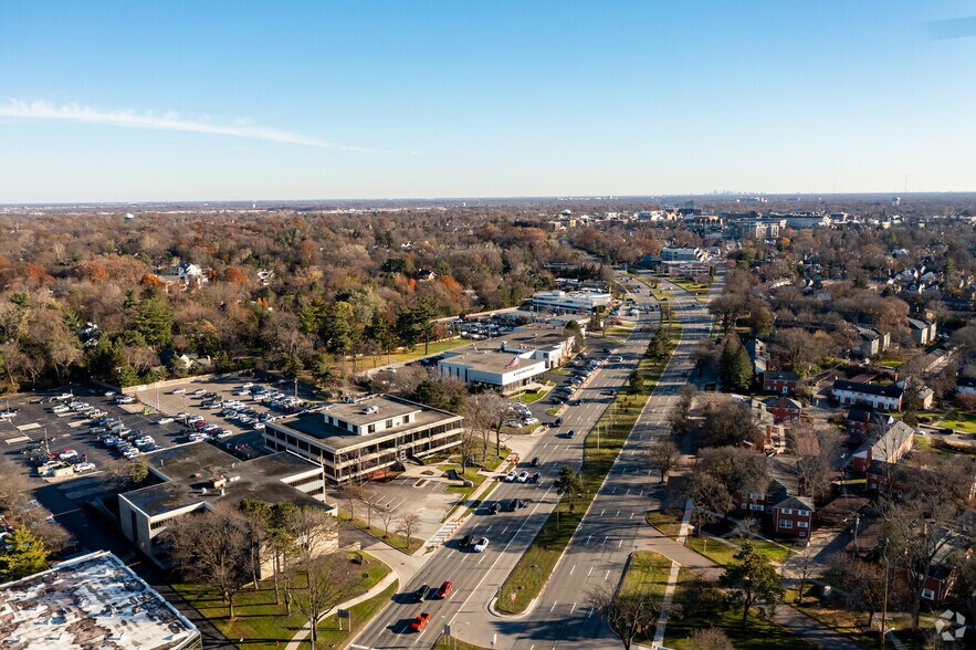 More Photos Of 36800 Woodward Ave, Bloomfield Hills Office For Lease