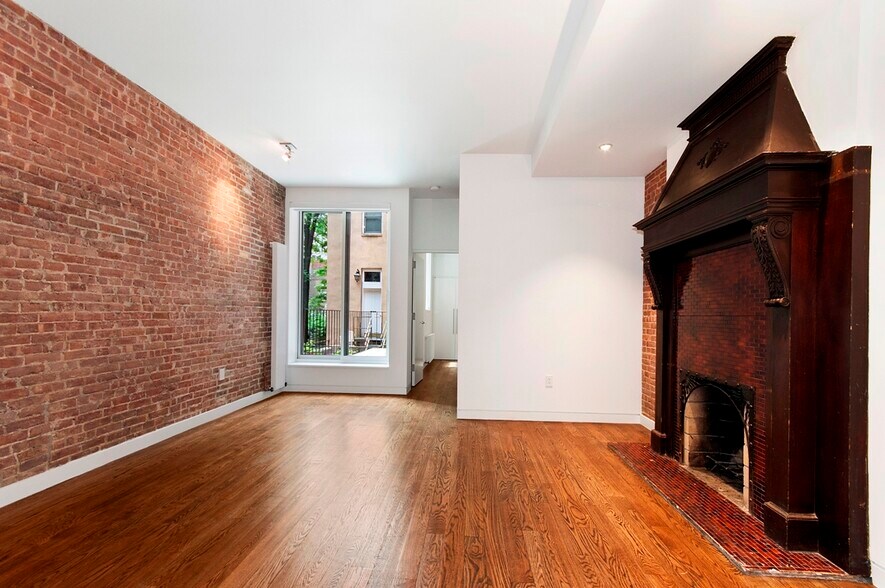 More Photos Of 860 Lexington Ave, New York Apartments For Sale
