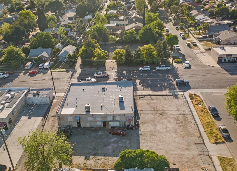 More Photos Of 162-170 N Maple Ave, Fresno Freestanding For Sale