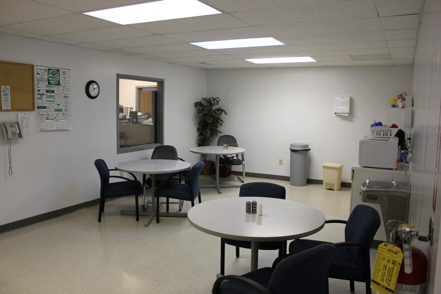 More Photos Of 2225 Centennial Dr, Gainesville Warehouse For Sale