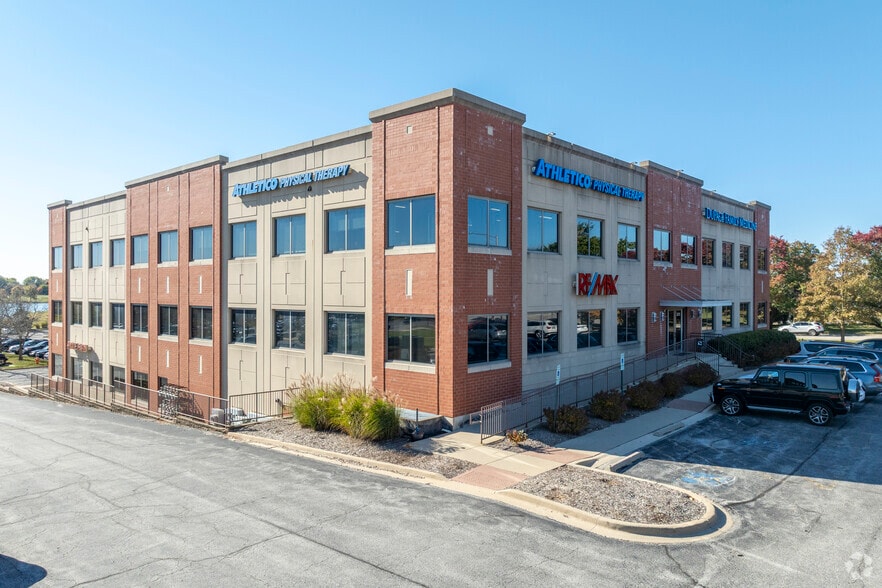 More Photos Of 2272 95th St, Naperville Office For Sale