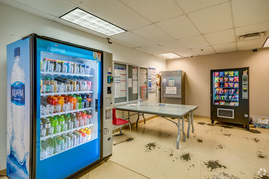 More Photos Of 711 E Carefree Hwy, Phoenix Unknown For Lease