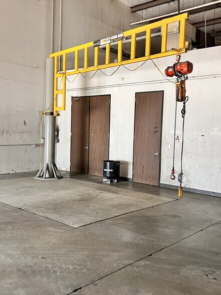 More Photos Of 5611 Guhn Rd, Houston Warehouse For Lease