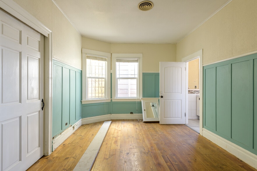 More Photos Of 906 Marin St, Vallejo Storefront Retail Residential For Sale