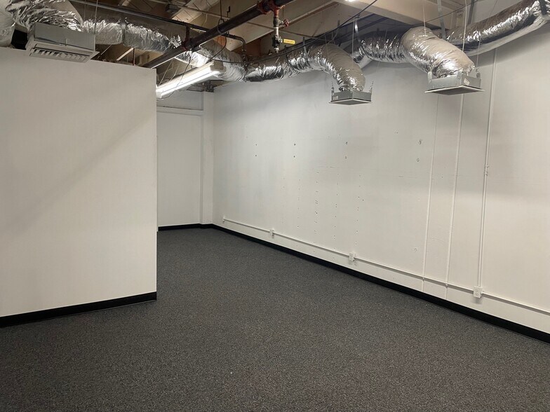 More Photos Of 720 Pacific Ave, Oxnard Warehouse For Sale