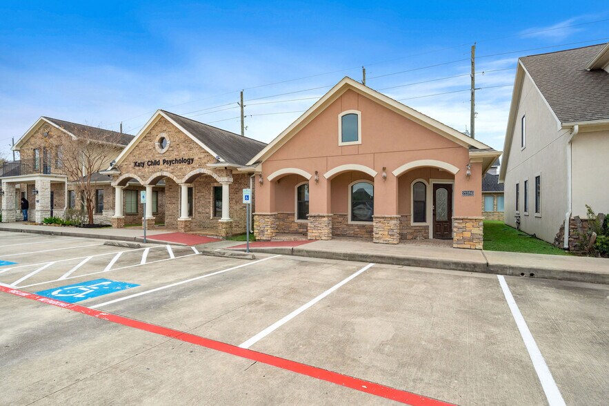 More Photos Of 21386 Provincial Blvd, Katy Medical For Sale