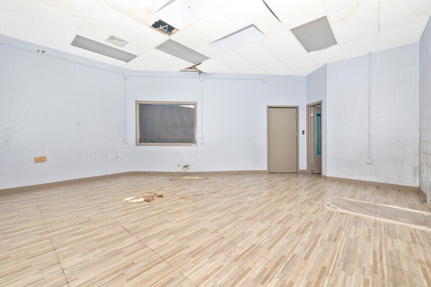 More Photos Of 306 E Patrick St, Frederick General Retail For Lease