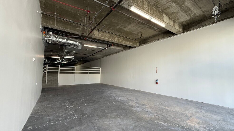 More Photos Of 9300 Wilshire Blvd, Beverly Hills Office For Sale