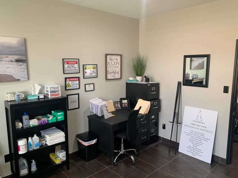 More Photos Of 2920 Inwood Rd, Dallas Office For Sale