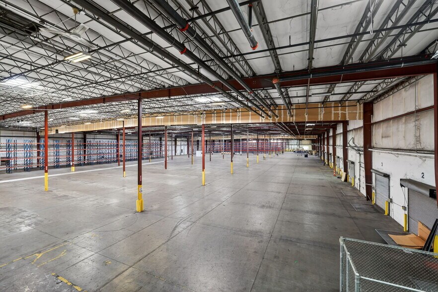 More Photos Of 12745 Earhart Ave, Auburn Distribution For Lease