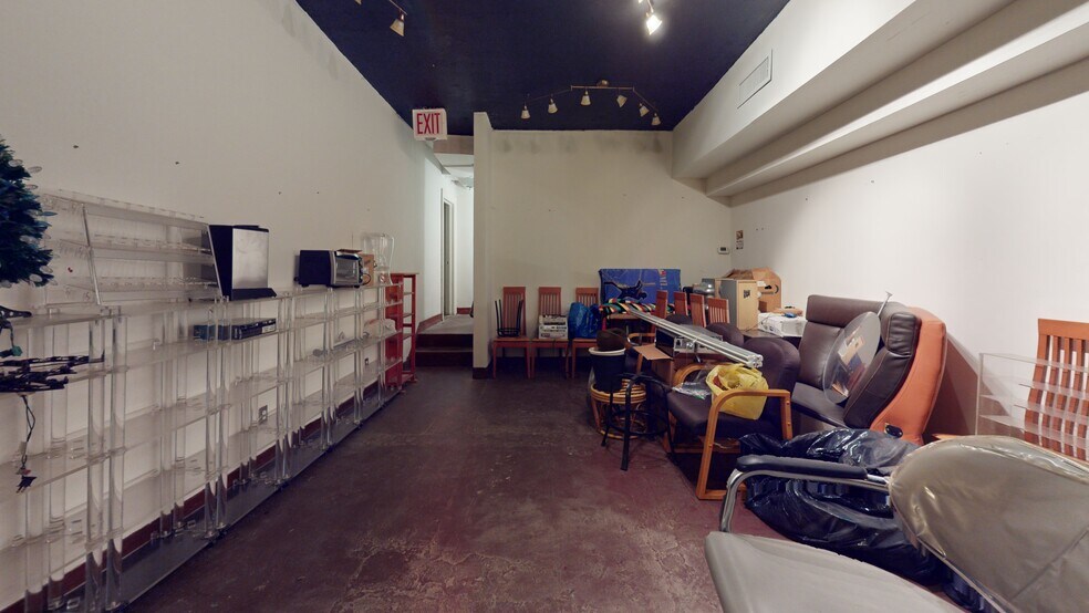 More Photos Of 842 Manhattan Ave, Brooklyn Storefront For Lease