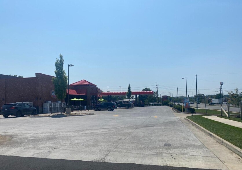 More Photos Of 220 Faraday Plz, Winchester Storefront For Lease