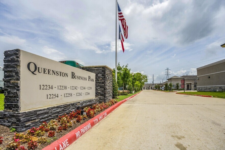 More Photos Of 12262 Queenston Blvd, Houston Unknown For Lease