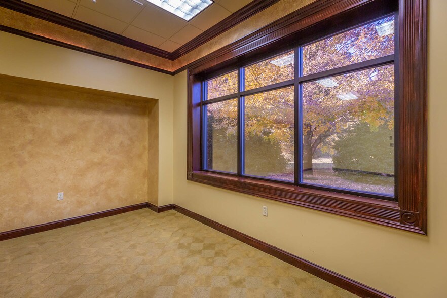 More Photos Of 1270 25th Street Pl SE, Hickory Medical For Lease