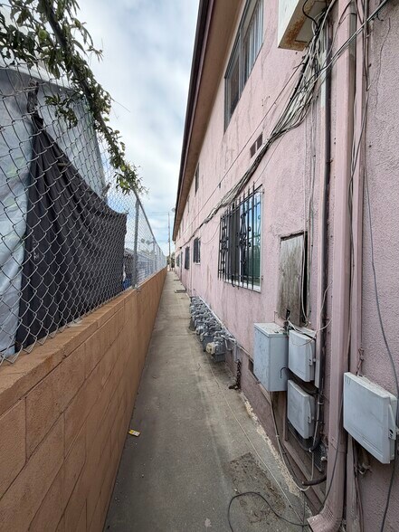More Photos Of 1030 W 93rd St, Los Angeles Apartments For Sale