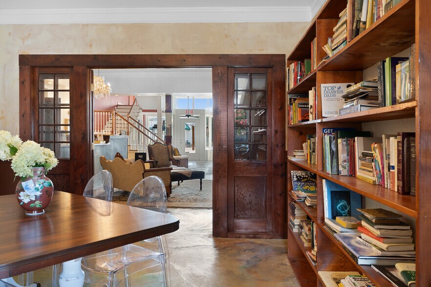 More Photos Of 108 Cumberland St E, Cowan Specialty For Sale