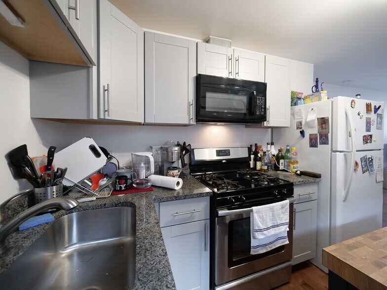 More Photos Of 2312 W 21st St, Chicago Apartments For Sale
