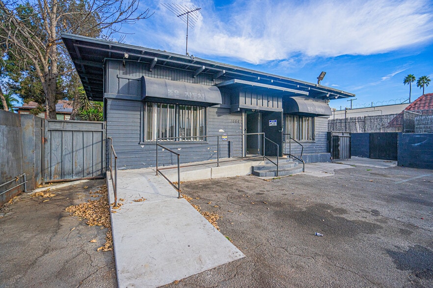 More Photos Of 1664 S Western Ave, Los Angeles Auto Dealership For Sale