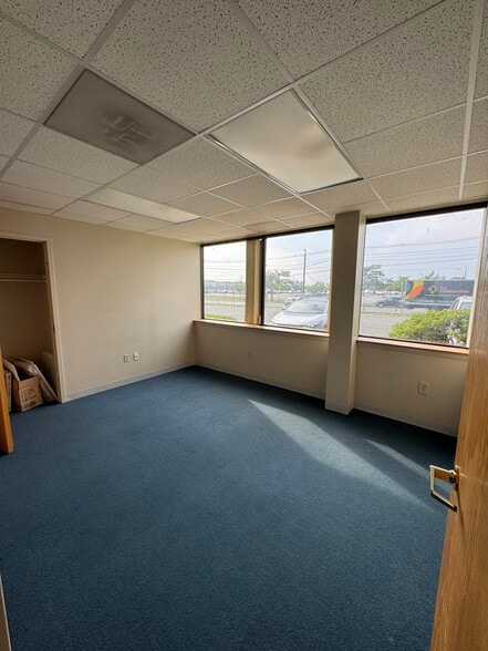 More Photos Of 100 Everett Ave, Chelsea Medical For Lease